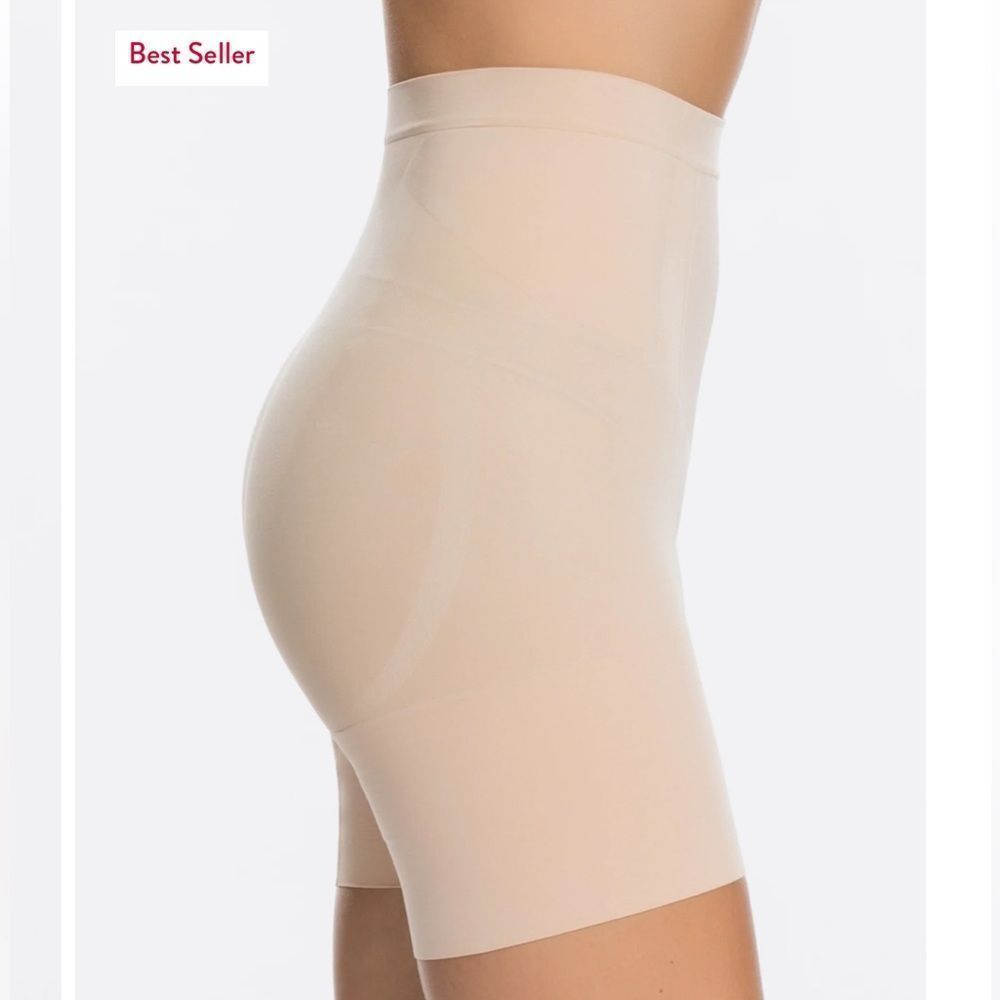 SPANX Oncore mid rise short! NEW - Picture 4 of 5